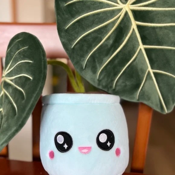 Plant Plushie - Philodendron Gloriosum - Picture 2 of 4